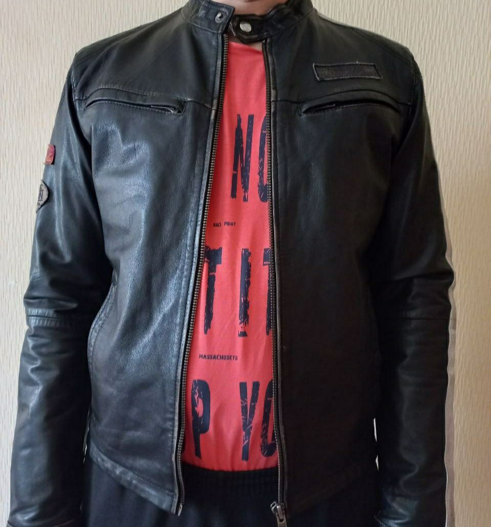 Продается мужская натуральная кожанная куртка размер 48-50
