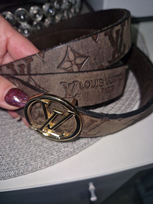 Louis Vuitton естествена кожа колан.Нов