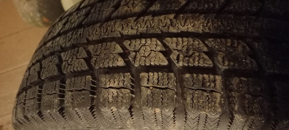 Комплект 4 шт. зимних колес 215×70×R16