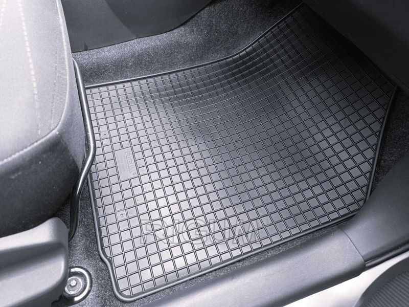 Гумени стелки или багажник TOYOTA YARIS Тойота Ярис от 2005 до 2011 г.