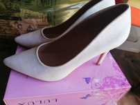 Pantofi eleganti
