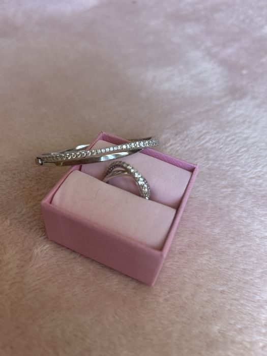 Swarovski комплект гривна и пръстен 53 размер