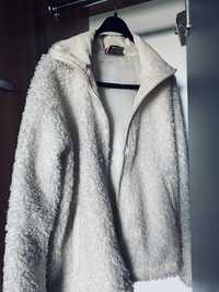 Белая курточка/ветровка