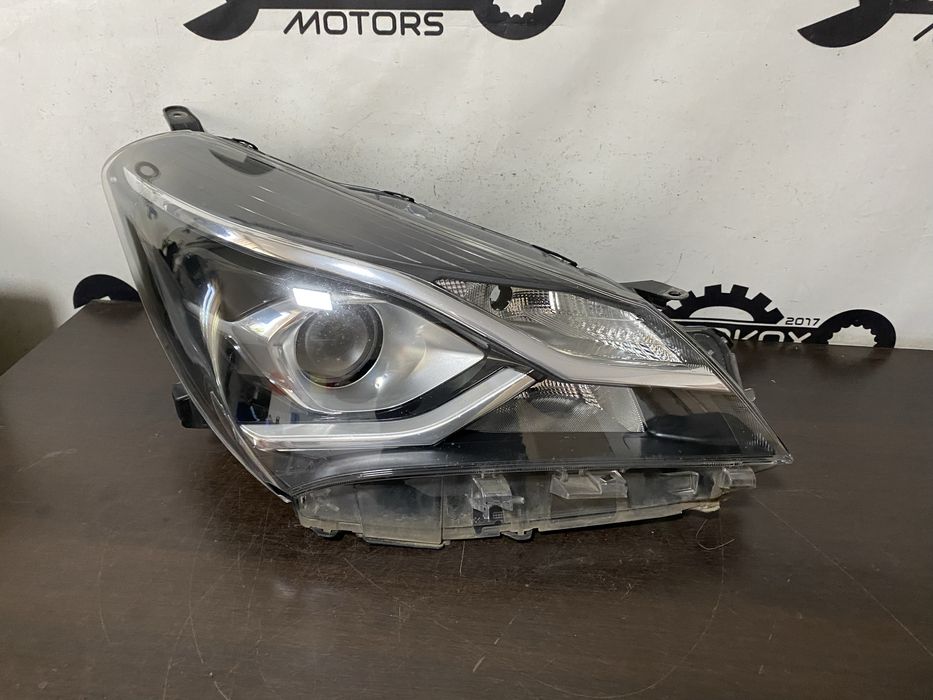 Far dreapta halogen Toyota Yaris an 2017-2019