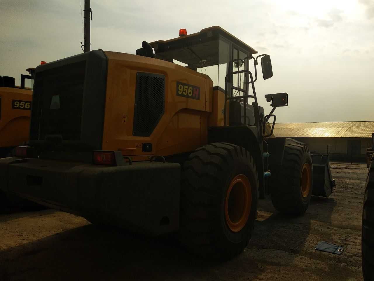Фронтальный погрузчик 958 T SINOMACH 3,2 куб