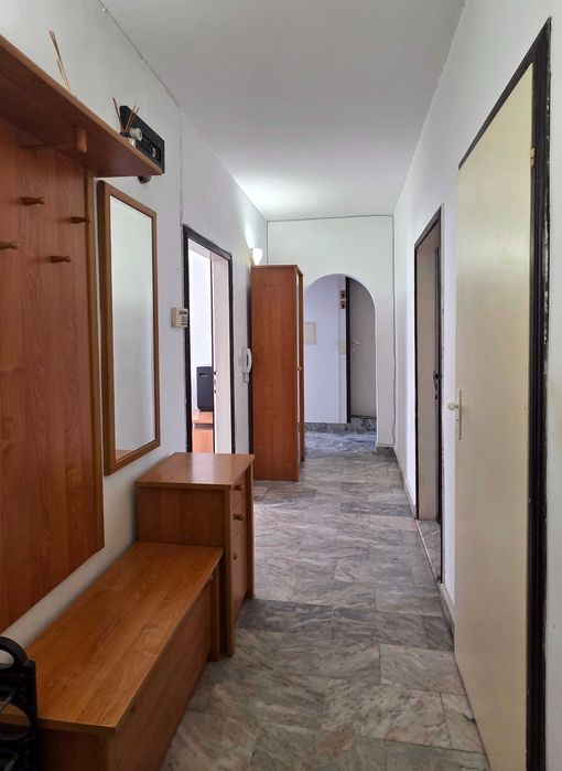 Собственик отдава четиристаен апартамент под наем