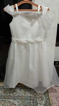 Белое платье для девочек.