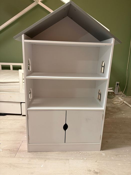 Легло къща и етажерка къща