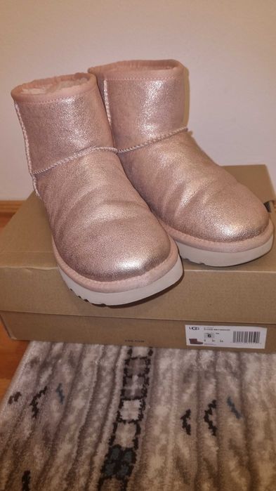 Ghete UGG marime 37
