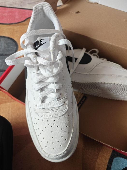 Чисто нови маратонки NIKE