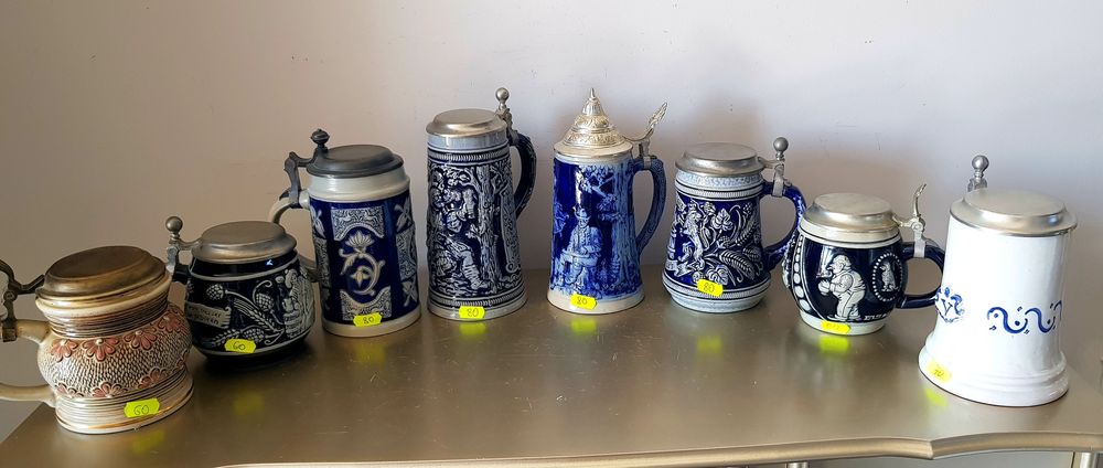 Halbe/carafe de bere vechi din porțelan,cu capac metalic