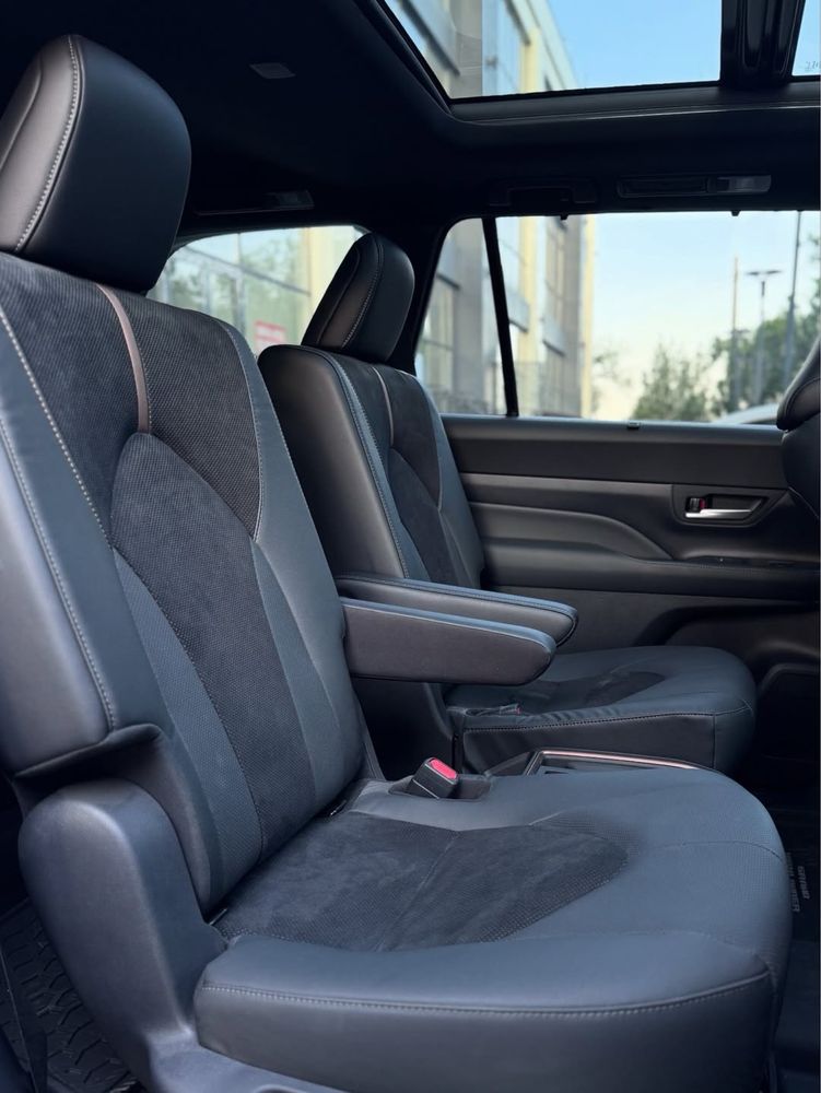 Toyota Grand Highlander Hybrid Max Platinum