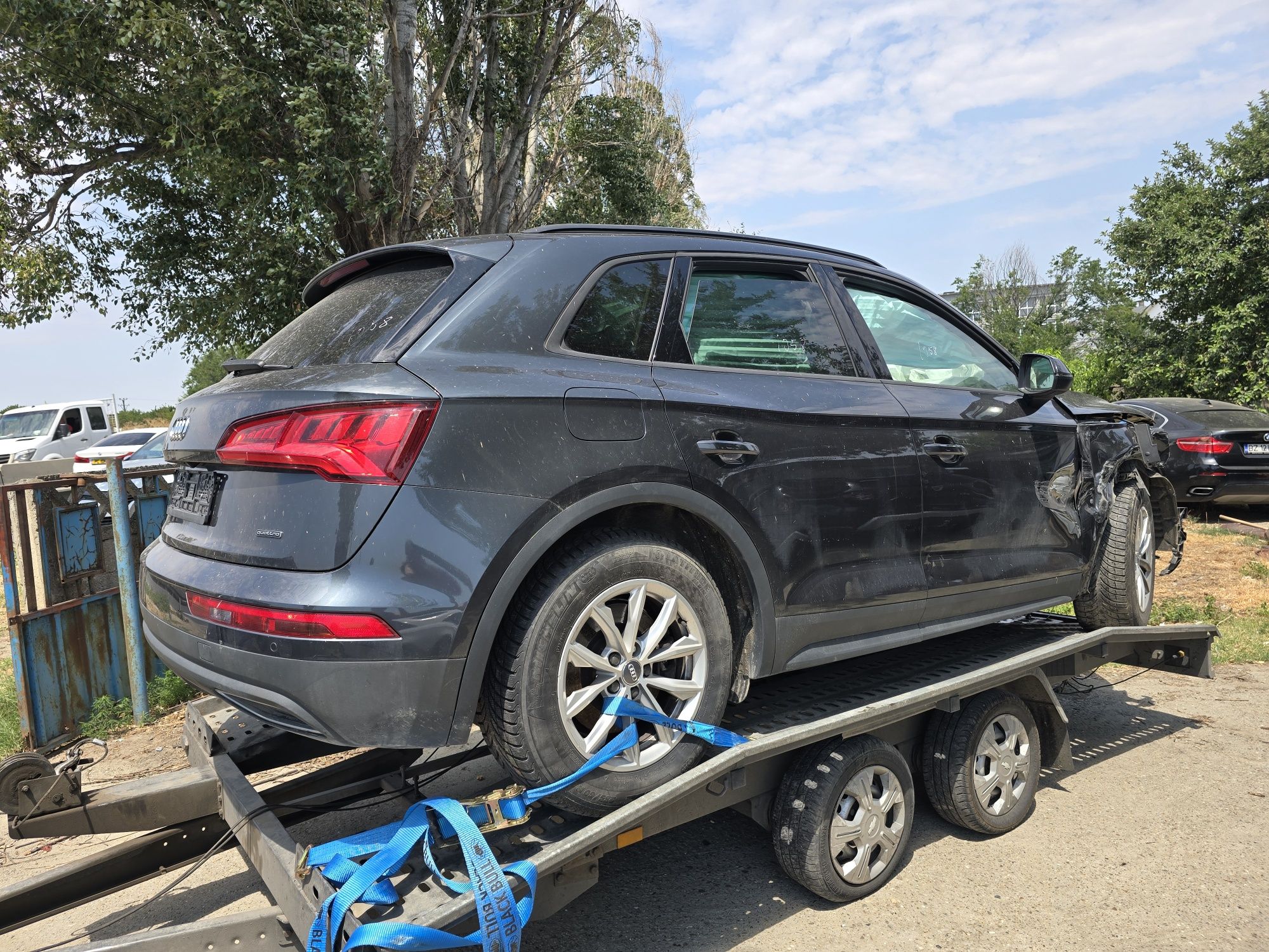 Audi Q5 quattro AVARIAT