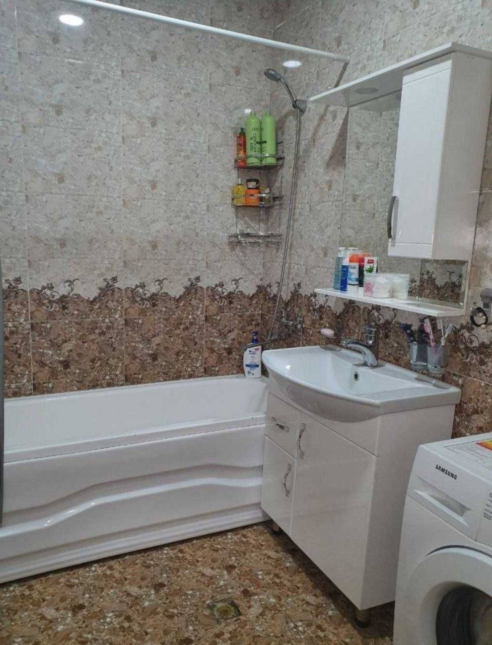#УЧАСТКА 4 ХОНА + Кухня, Метро 300 метр 11- Бекат, Срочна!