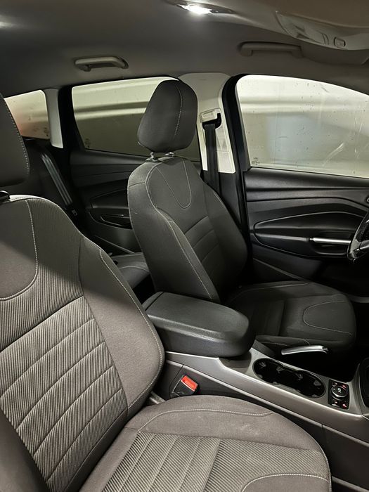 Ford kuga , Automata, an 2015,parcheza singura,parbriz incalzit