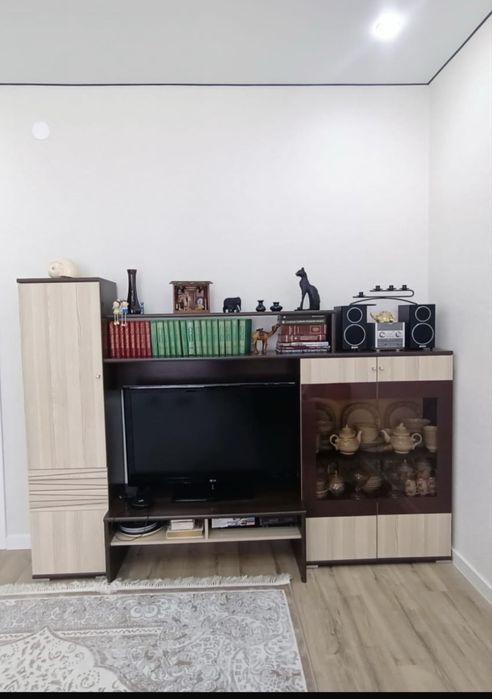 Гарнитур для зала прлдам в идеальном состоянии