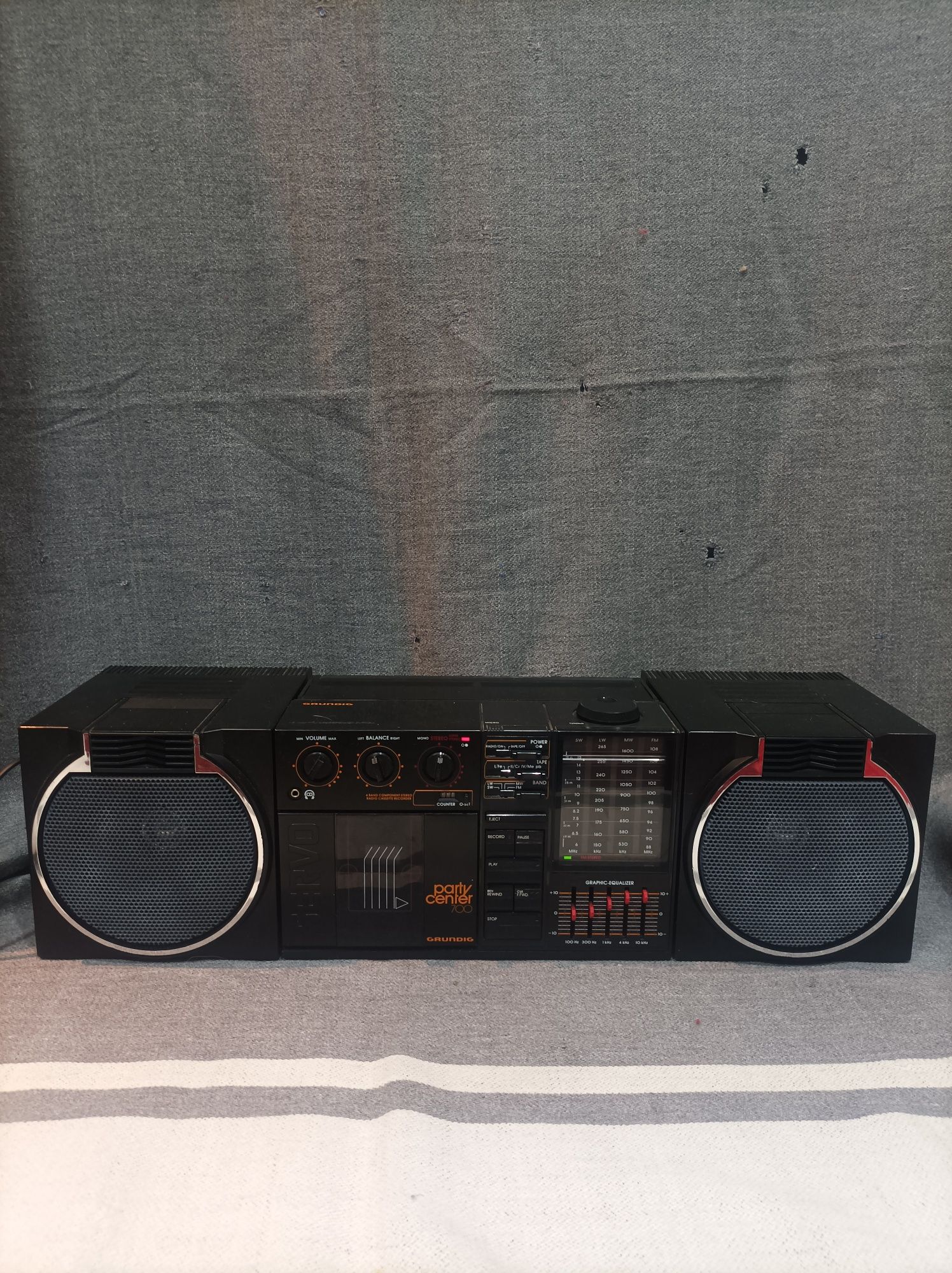 Casetofon grundig party center 700