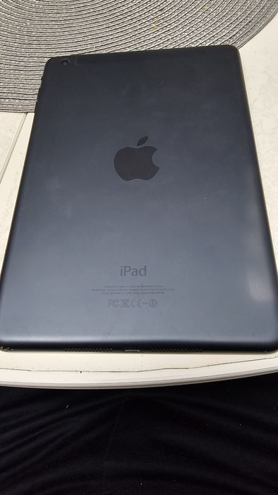 iPad 2012 cu cont Icloud