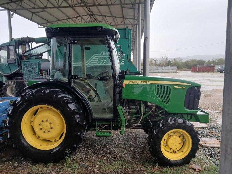 Tractor viticol John Deere