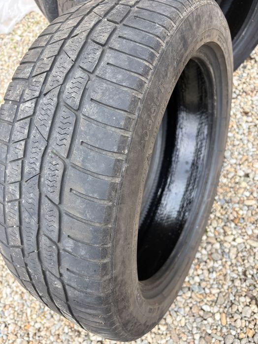 Vând 4 Cauciucuri 205/50/17 Continental