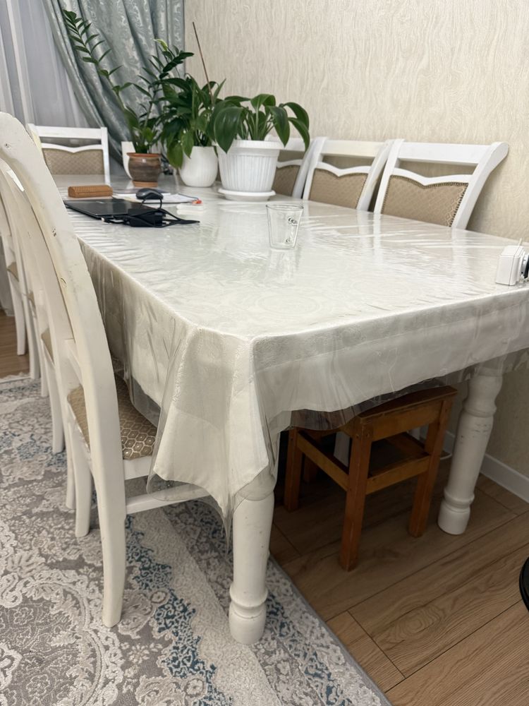 Стол для гостиной