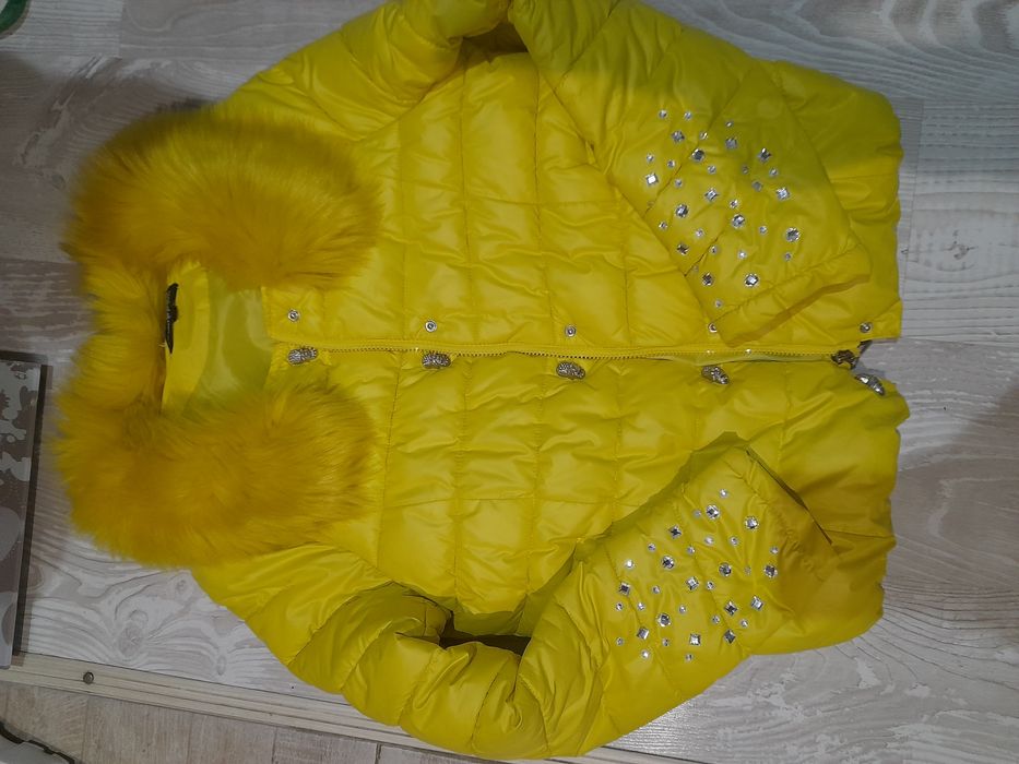 Страхотно жълто яке