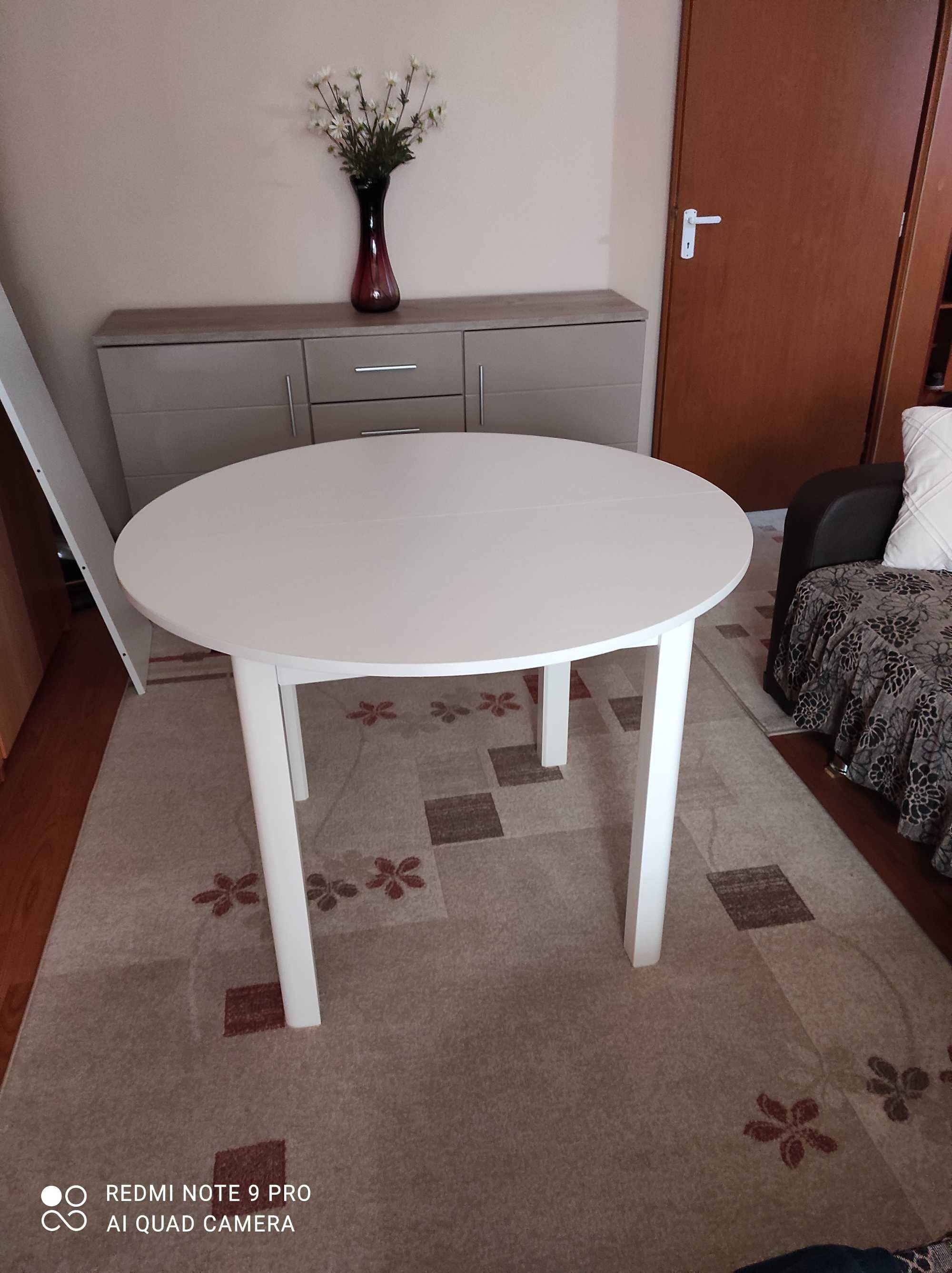 Masa extensibila RINGO de culoare alba pentru living sau bucatarie