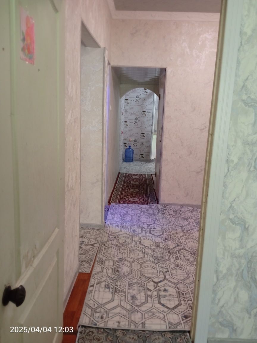 3-xonalik dom sotiladi