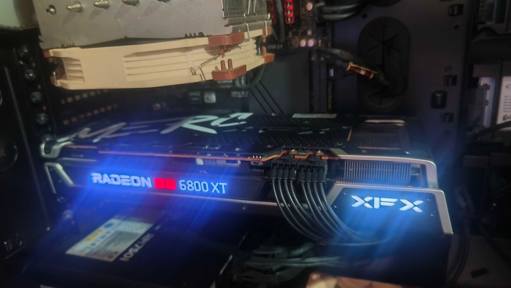 Placă video XFX RX 6800 XT – 16 GB GDDR6