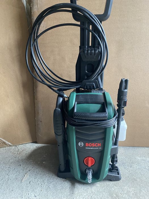 Водоструйка Bosch Universal Aquatak 135