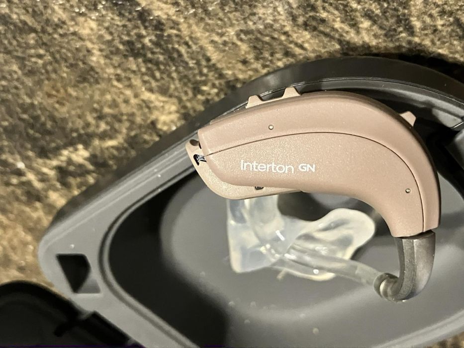 Датски слухов апарат Interton CN