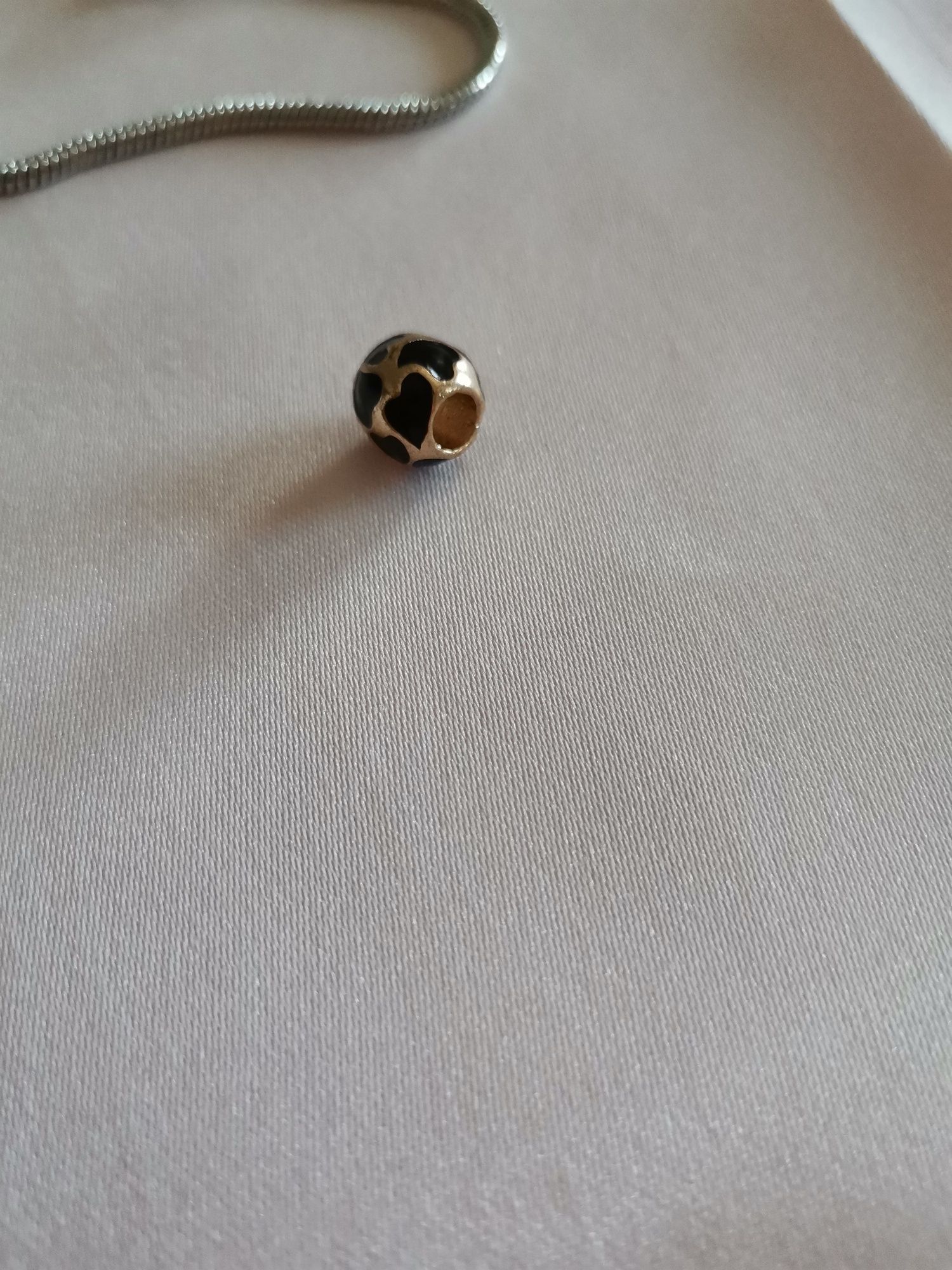 Charm-uri pentru brățări tip Pandora