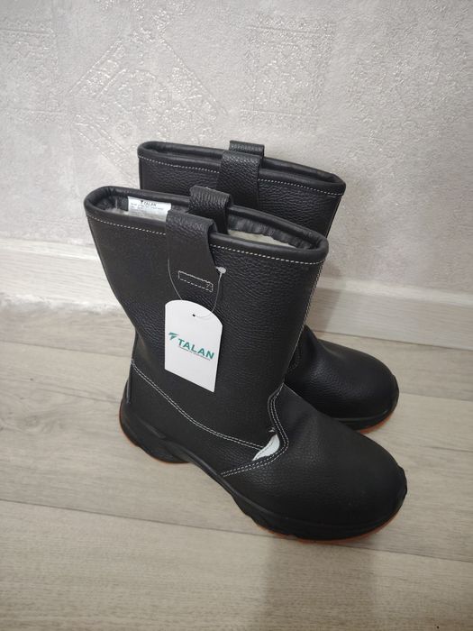 Продам зимние керзовые сапоги