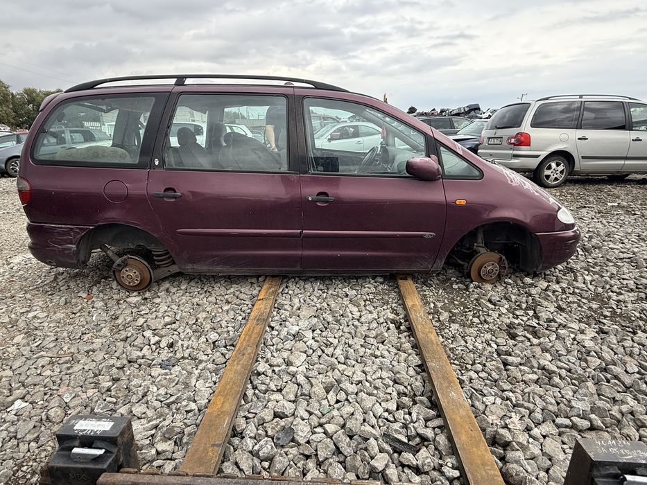 Форд Галакси 2.0 Ford Galaxy 2.0 на части