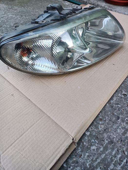 Far Vw Touareg fara lupă