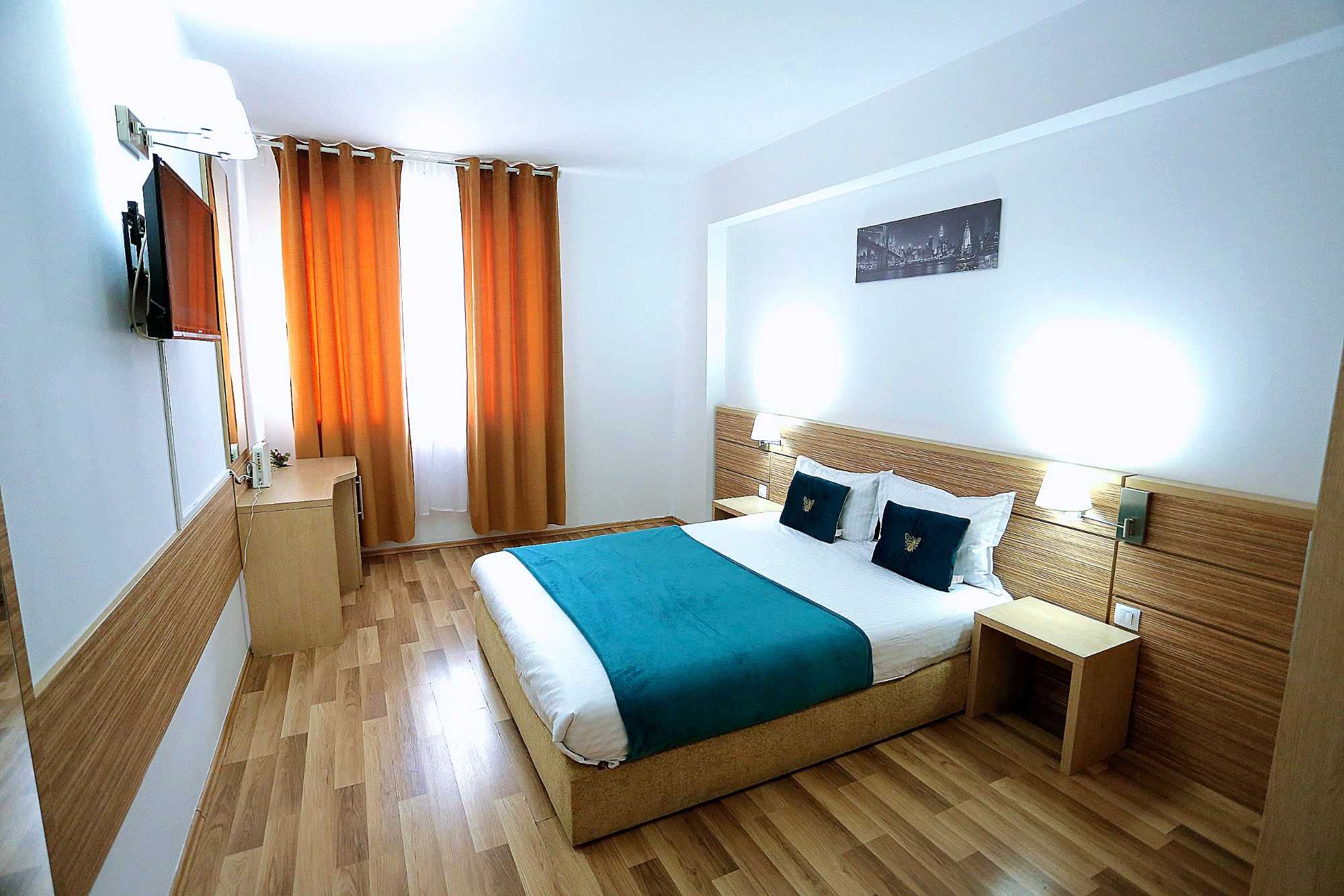 Regim Hotelier / Apartamente cu 2 și cu 3 camere / Rin Grand Residence