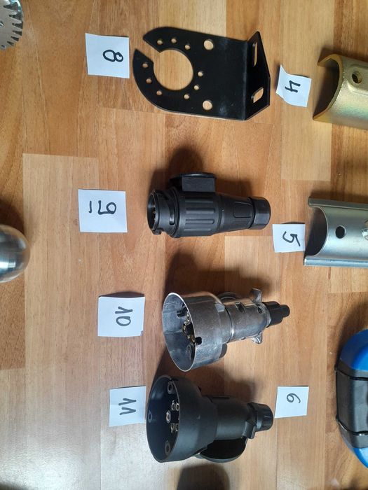 Части и консумативи за ремаркета,платформи и каравани