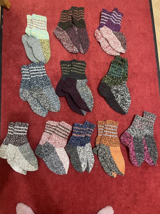 Veste, sosete din lana lucrate manual