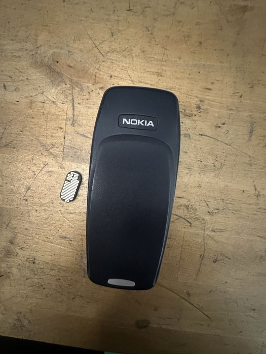 Nokia 3310 de culoare albastru inchis