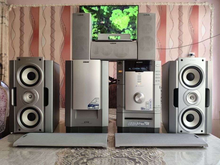 Orginal SONY muzikalniy sentr sotiladi yangi. pulti bor bass kuchli