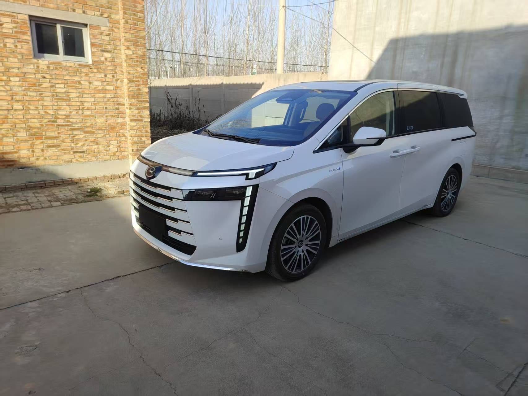 GAC Trumpchi E8 . PHev гибрид 150км на электричестве