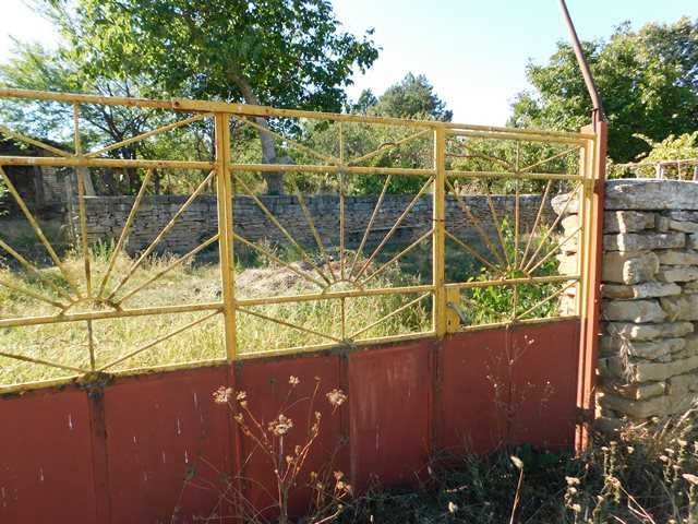 парцел в регулацията на село Момино