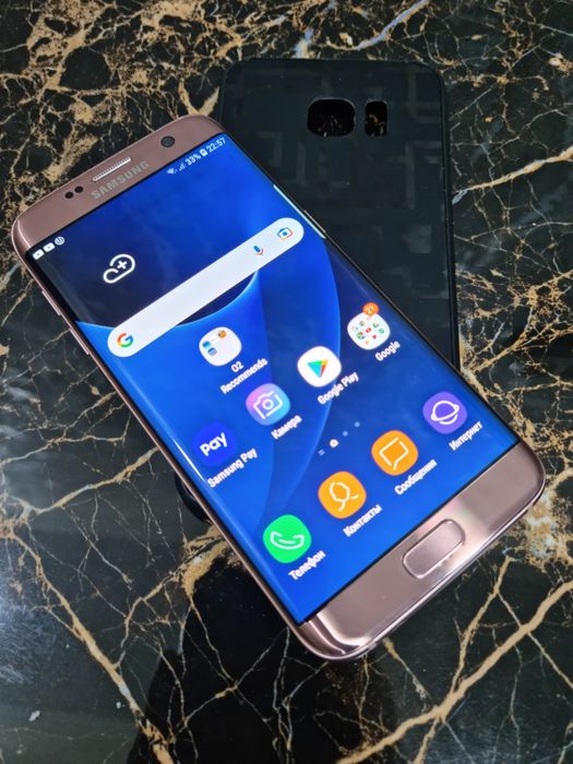 Продаю легендарный Samsung galaxy S 7 edge Gold память 4/32 Гб в идеал