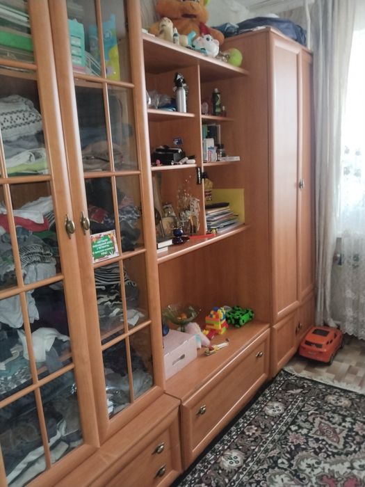 .Отдам стенку самовывоз район ГМЗ.саморазбор!  1 этаж ГМз