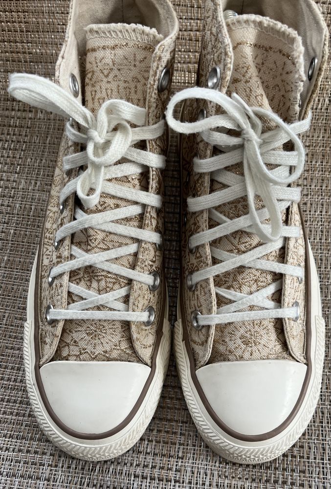 Скъпи златисти кецове Converse оригинал