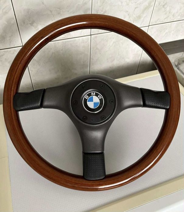 Волан БМВ Мтех 2 Нарди Торино BMW M TECHNIK Nardi Blackline E30 E34