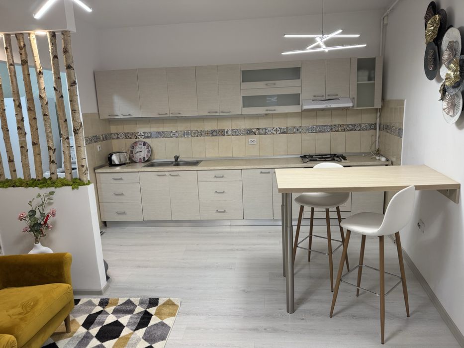 Inchiriez apartament
