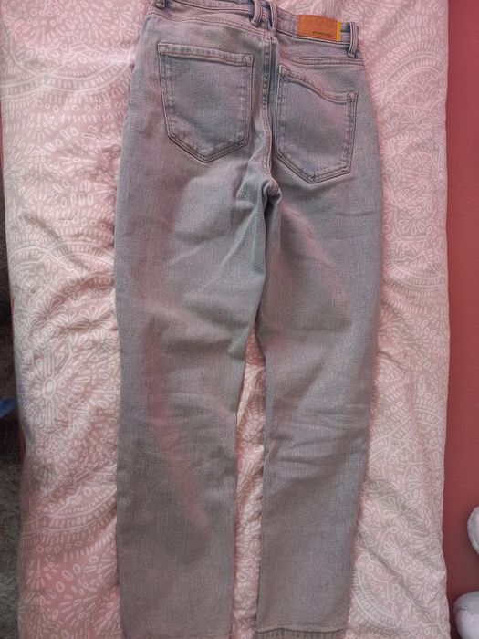 Blugi Stradivarius marimea 34