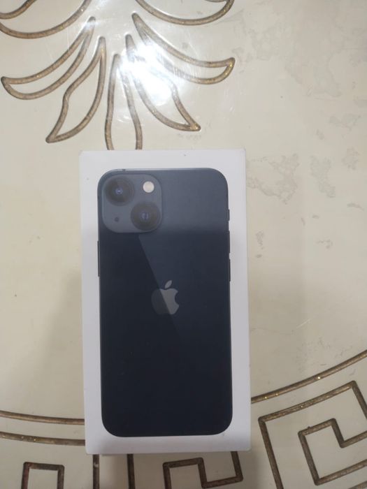 iPhone 13 mini..