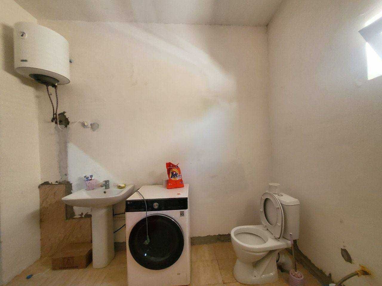 Xovli uy sotiladi